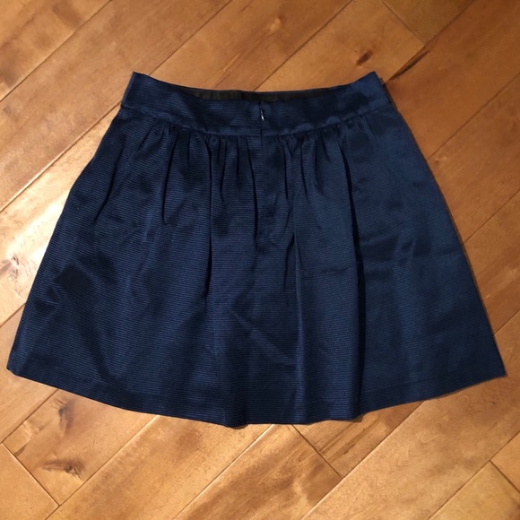 🔥SALE🔥Banana Republic Festive Shine Faille Skirt - Picture 3 of 4